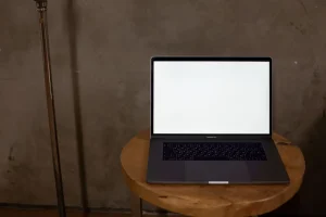 Claude als Arbeitsfläche für Chat, Dokumente und Folien