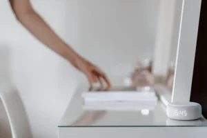 Gemini 3.8 Live und Alexa+: Sprachdialoge im Vergleich